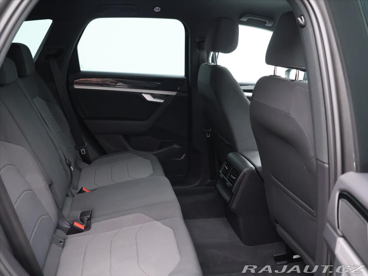 2021 Volkswagen TOUAREG - 13