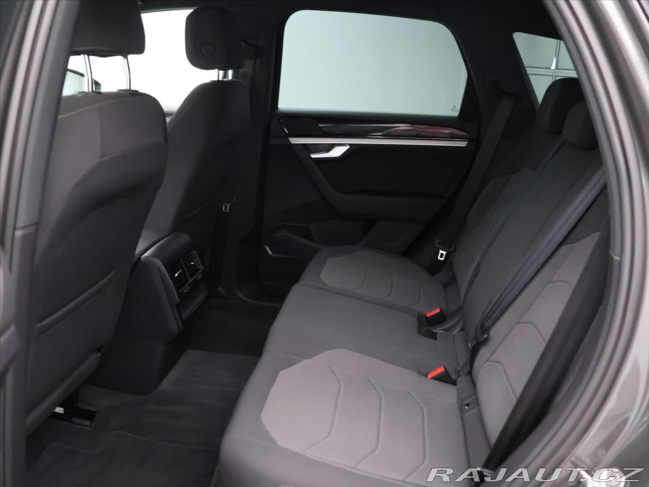 2021 Volkswagen TOUAREG - 14