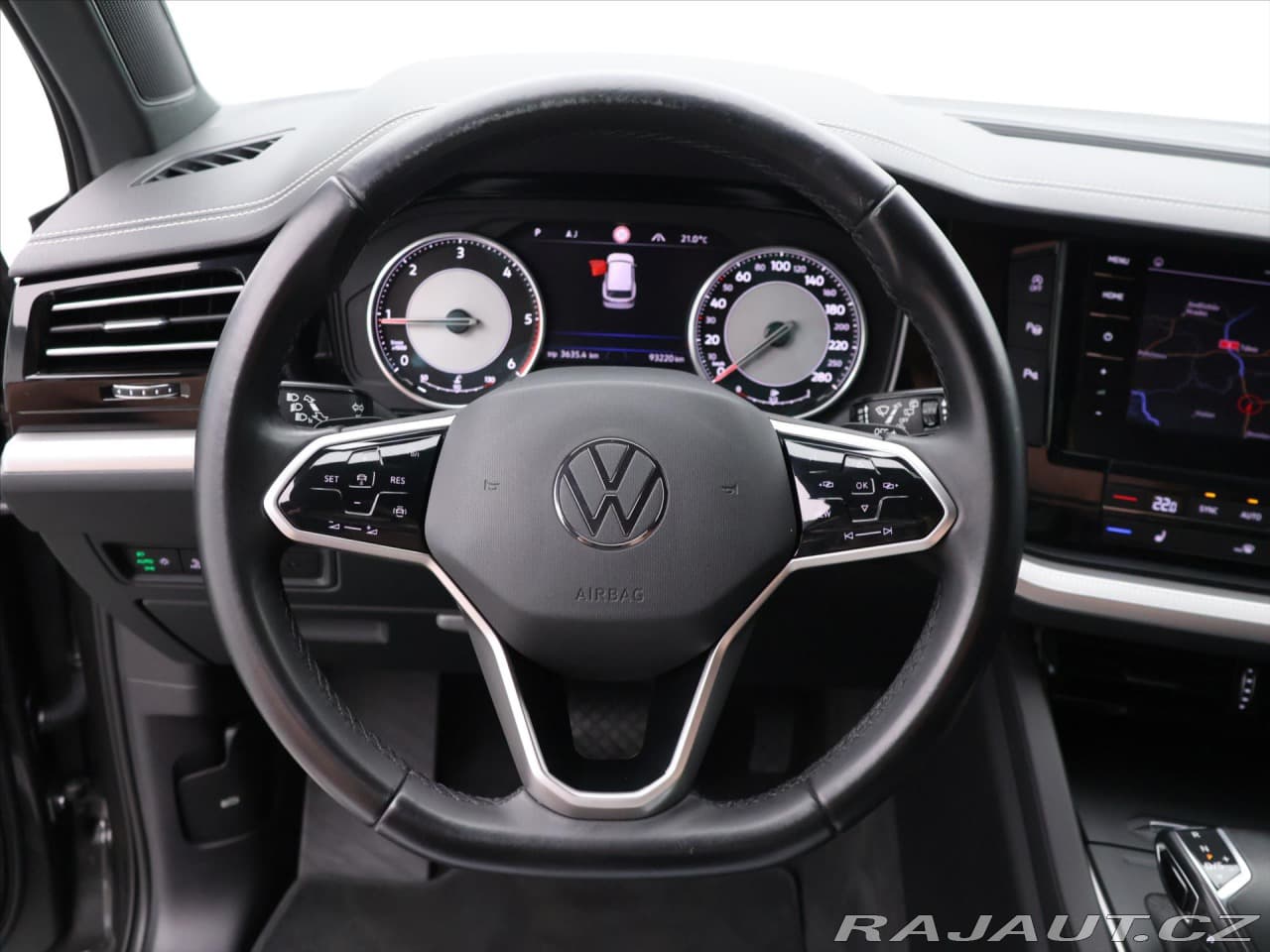 2021 Volkswagen TOUAREG - 17