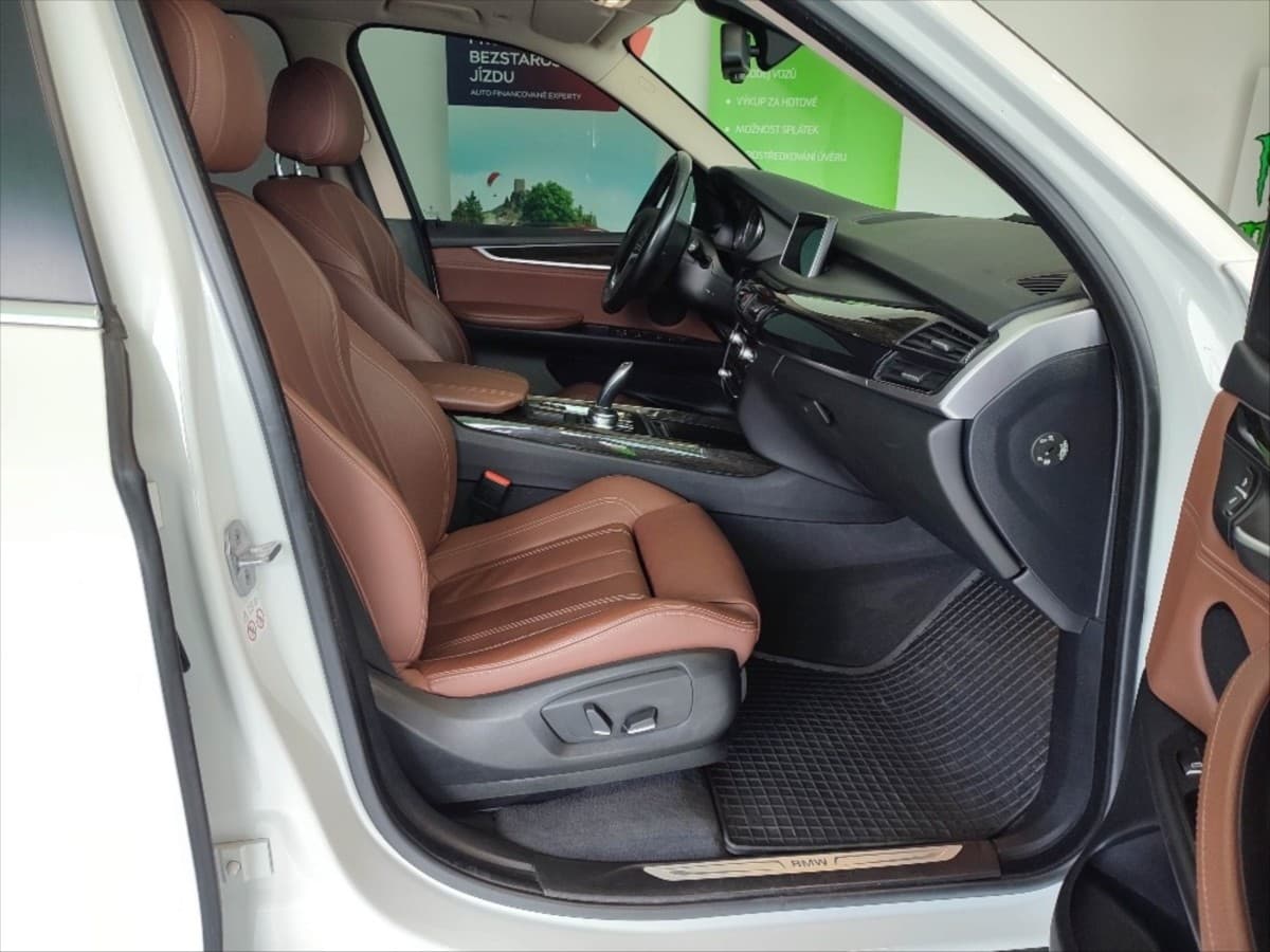2018 BMW X5 - 12