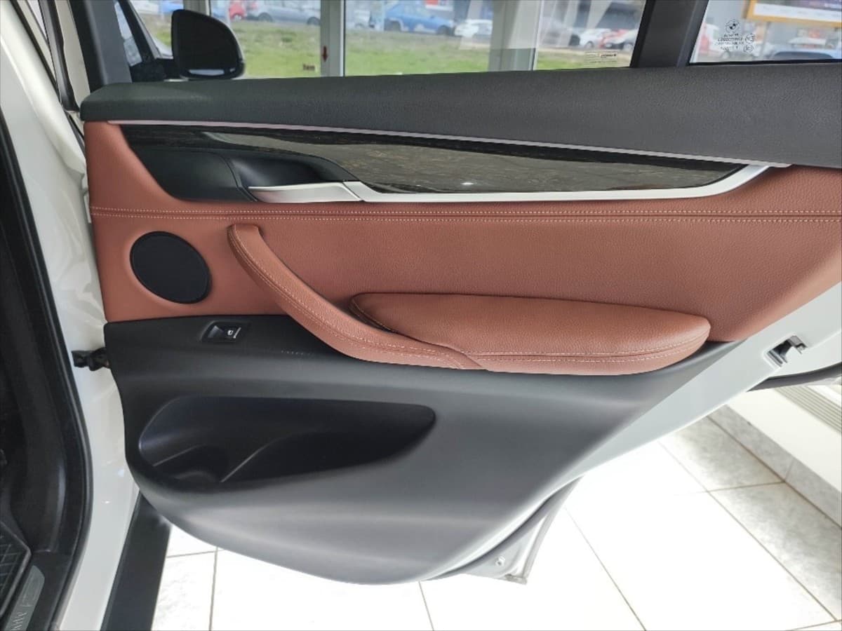 2018 BMW X5 - 15