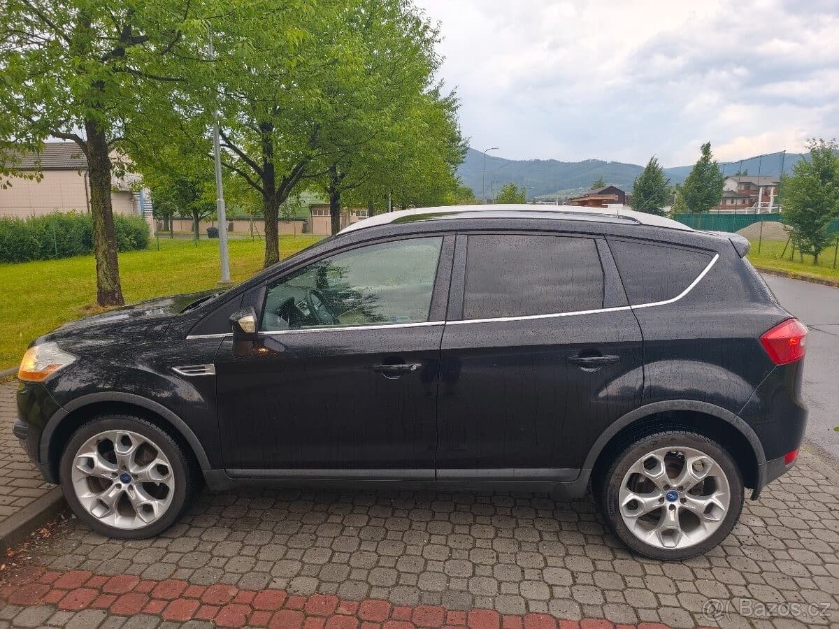 2010 Ford KUGA - 17