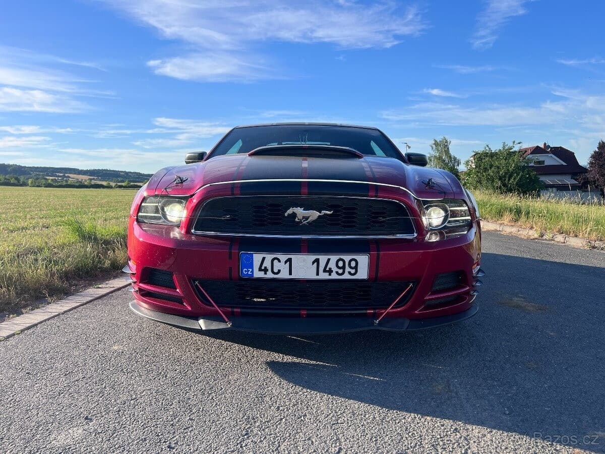 2013 Ford MUSTANG - 2