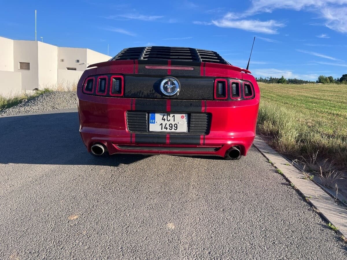 2013 Ford MUSTANG - 7