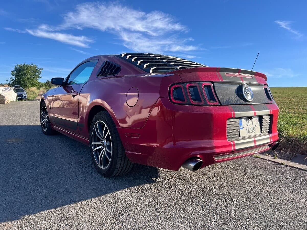 2013 Ford MUSTANG - 8