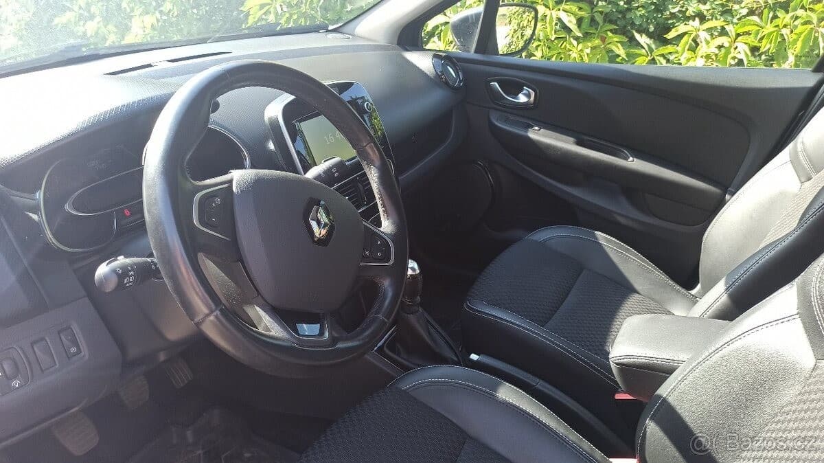 Renault CLIO - 6
