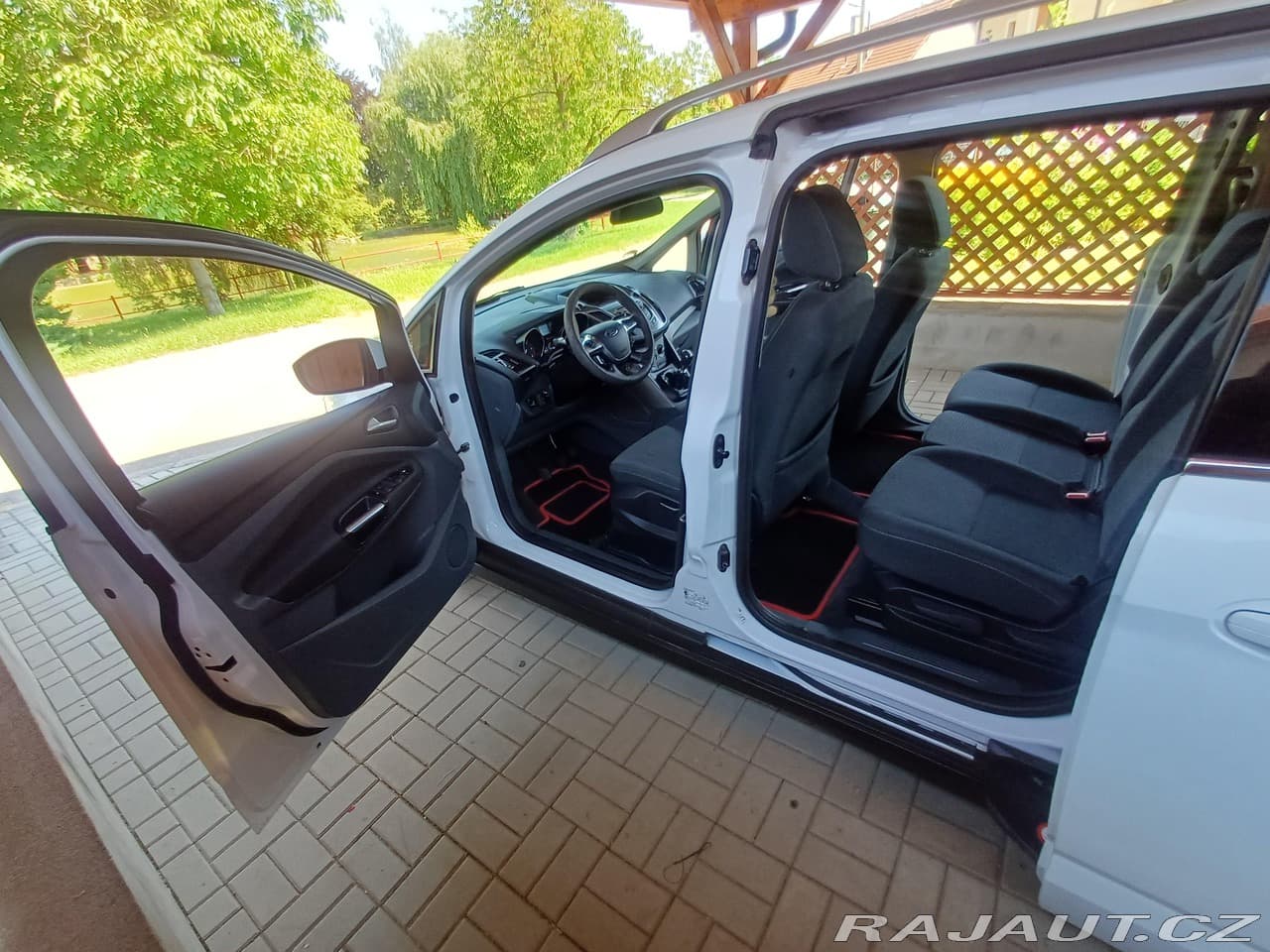 2012 Ford C-MAX - 12