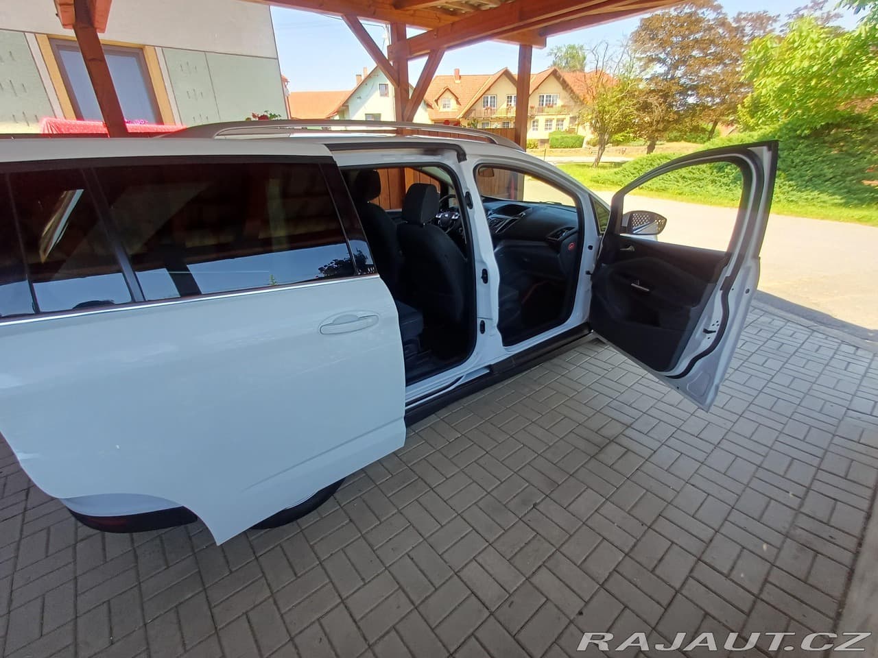 2012 Ford C-MAX - 16