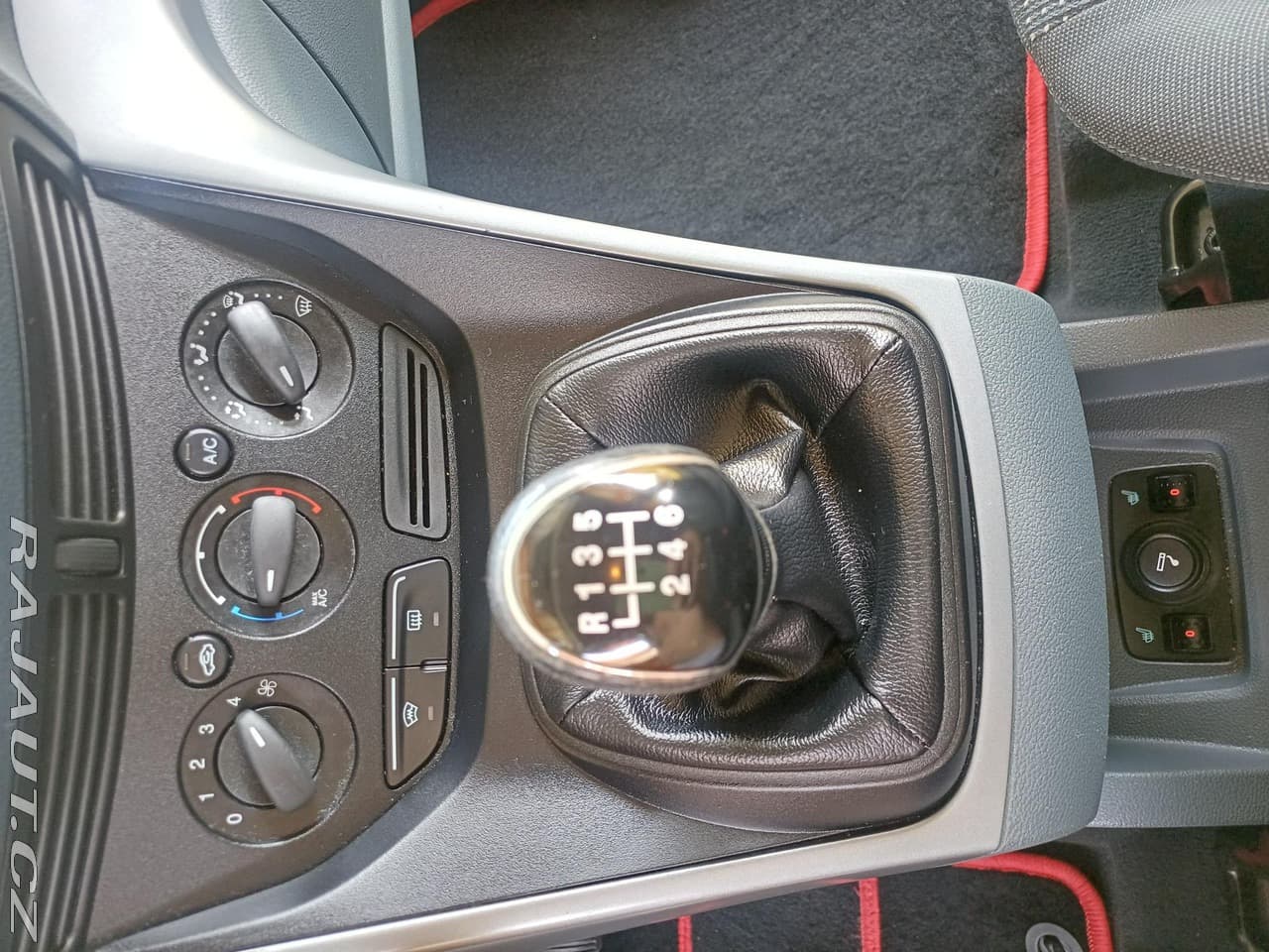 2012 Ford C-MAX - 7