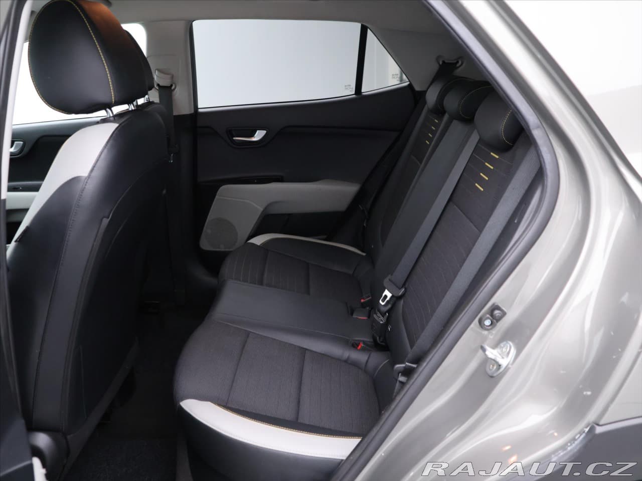 2018 Kia STONIC - 13