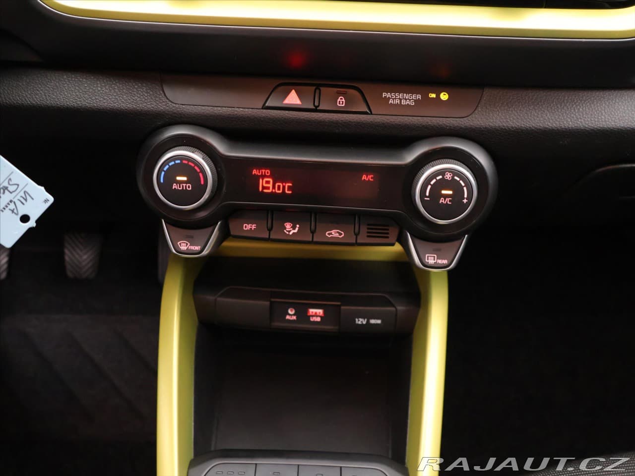 2018 Kia STONIC - 17