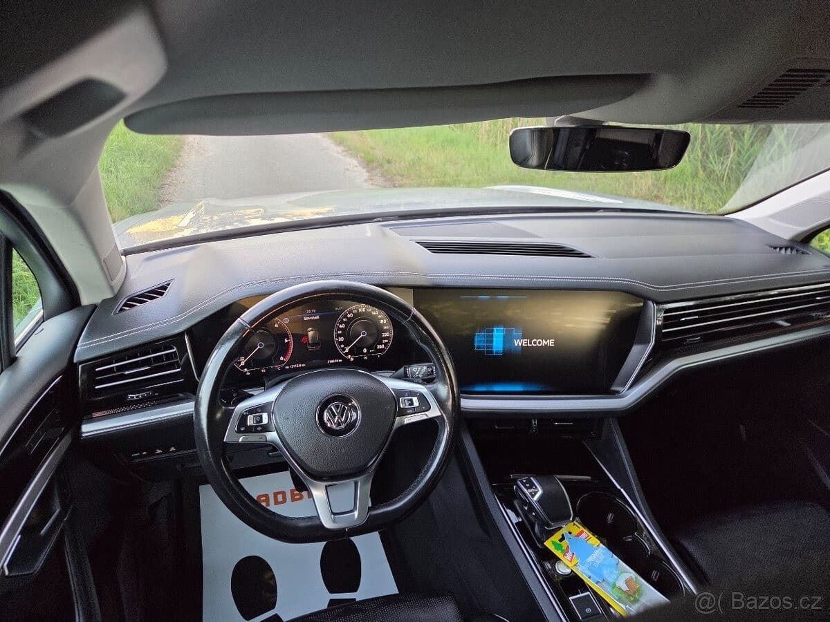 2018 Volkswagen TOUAREG - 5