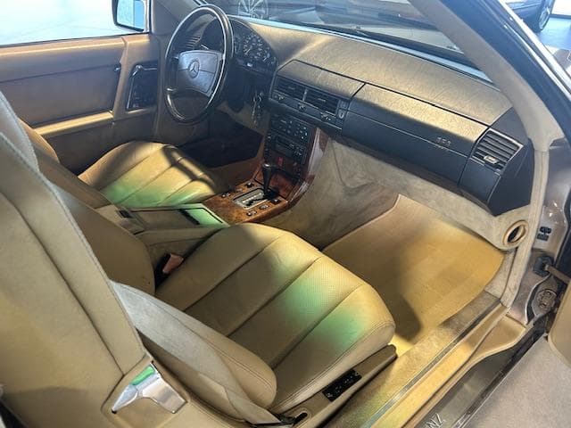 1990 Mercedes-Benz SL - 16