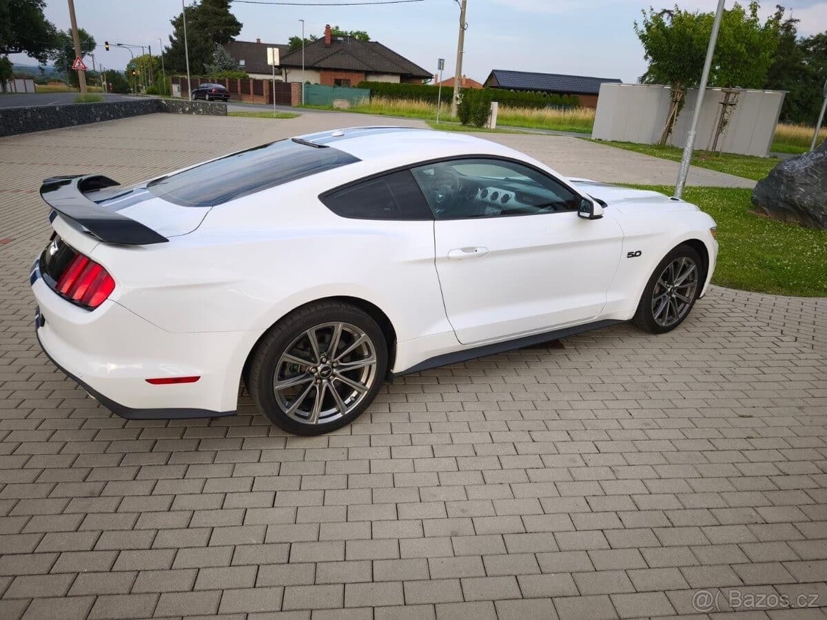 Ford MUSTANG - 6