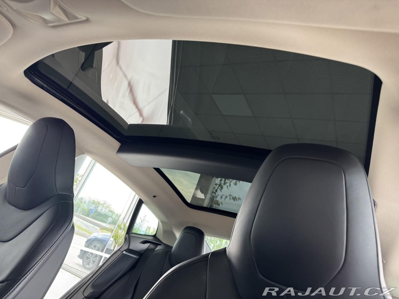 2015 Tesla MODEL S - 18