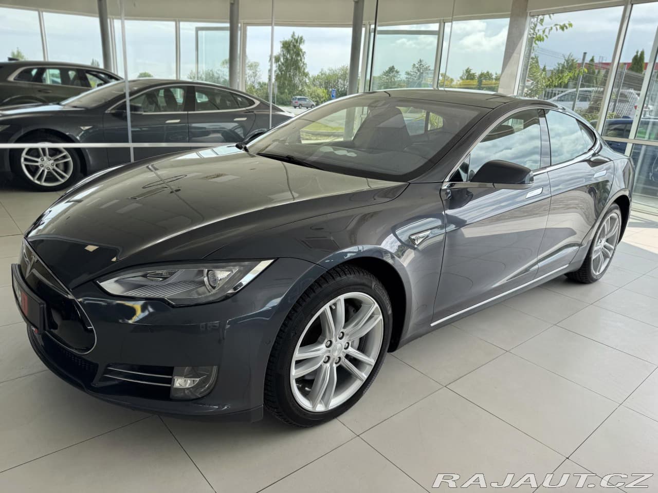 2015 Tesla MODEL S - 2