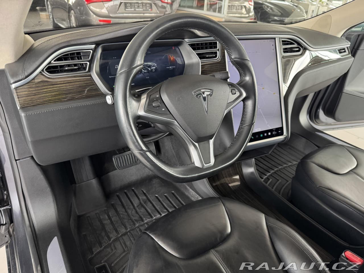 Tesla MODEL S - 9