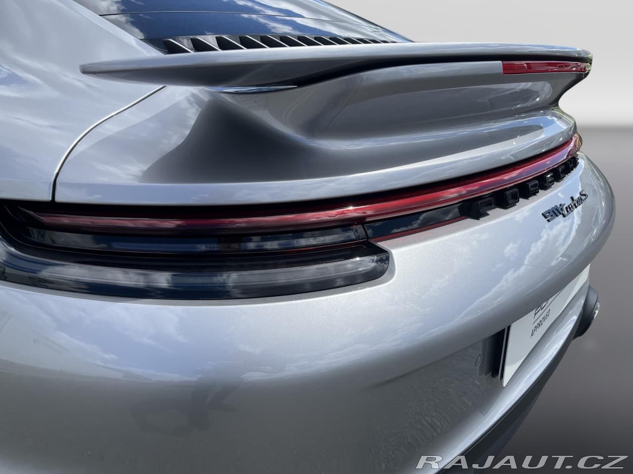 2021 Porsche 911 - 10