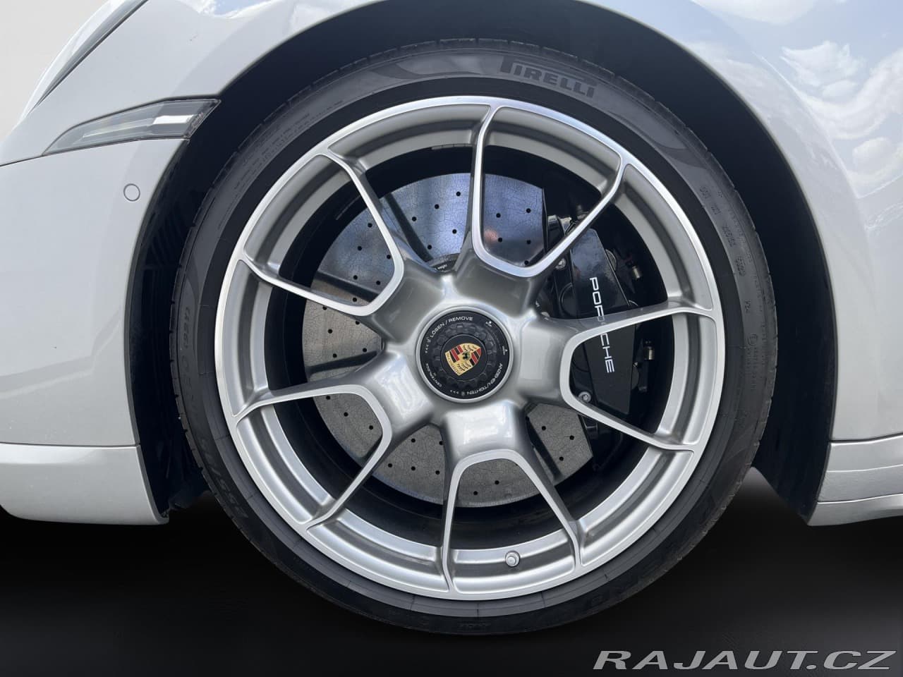 2021 Porsche 911 - 11