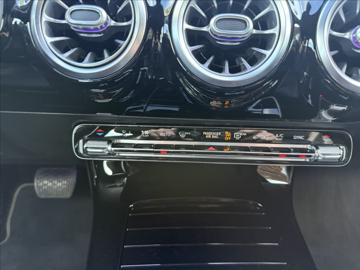 2019 Mercedes-Benz CLA - 16