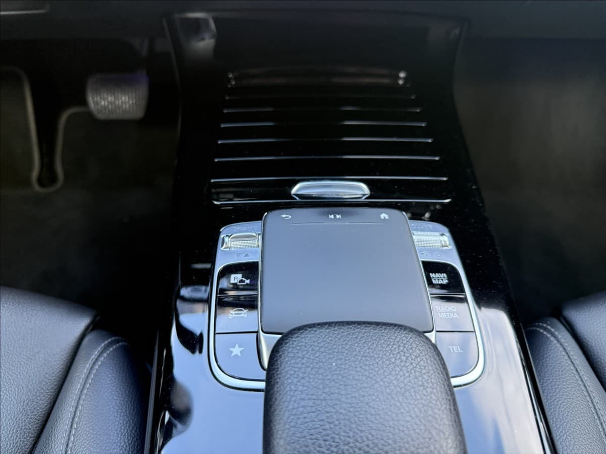 2019 Mercedes-Benz CLA - 17