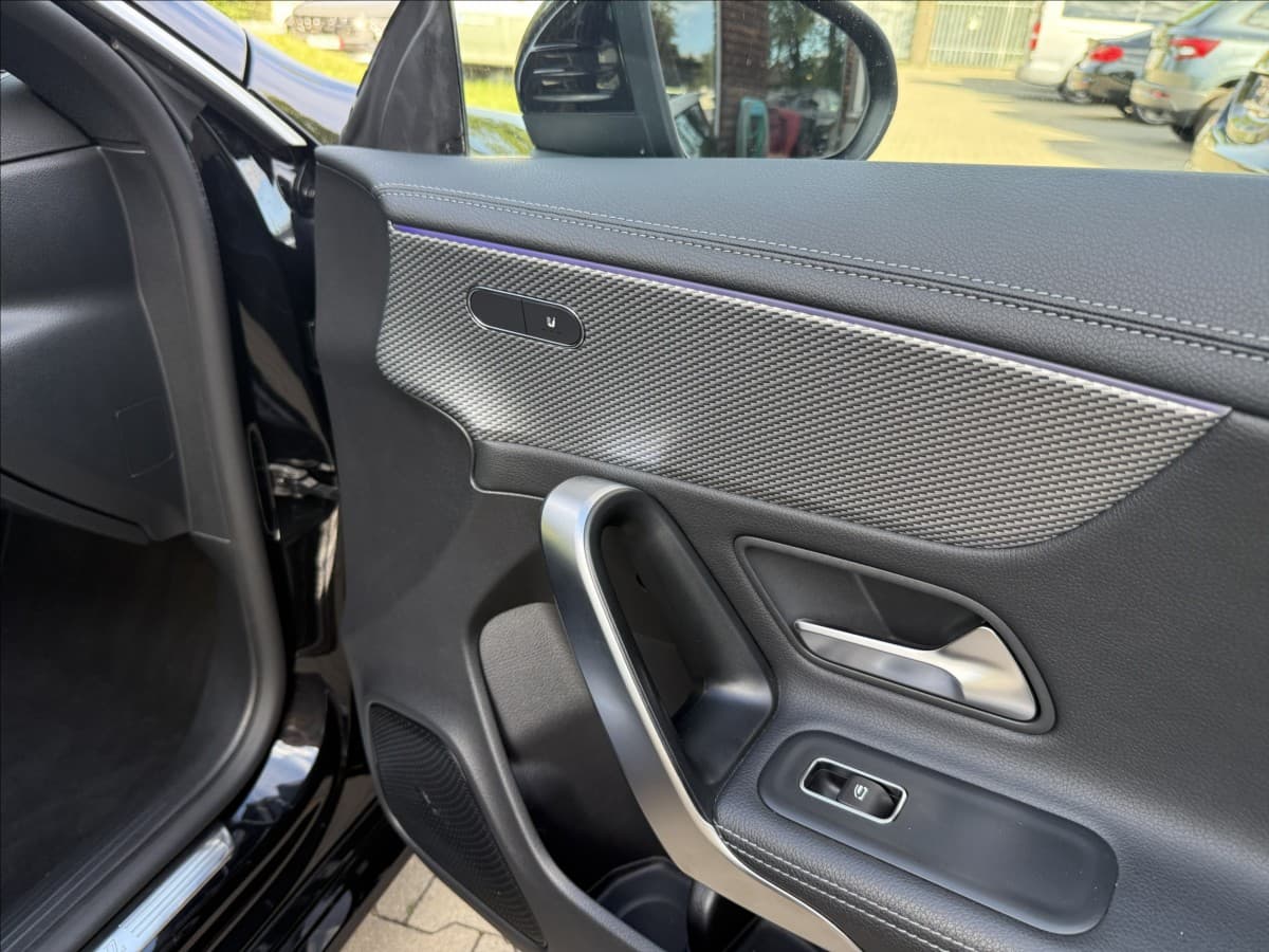 2019 Mercedes-Benz CLA - 20
