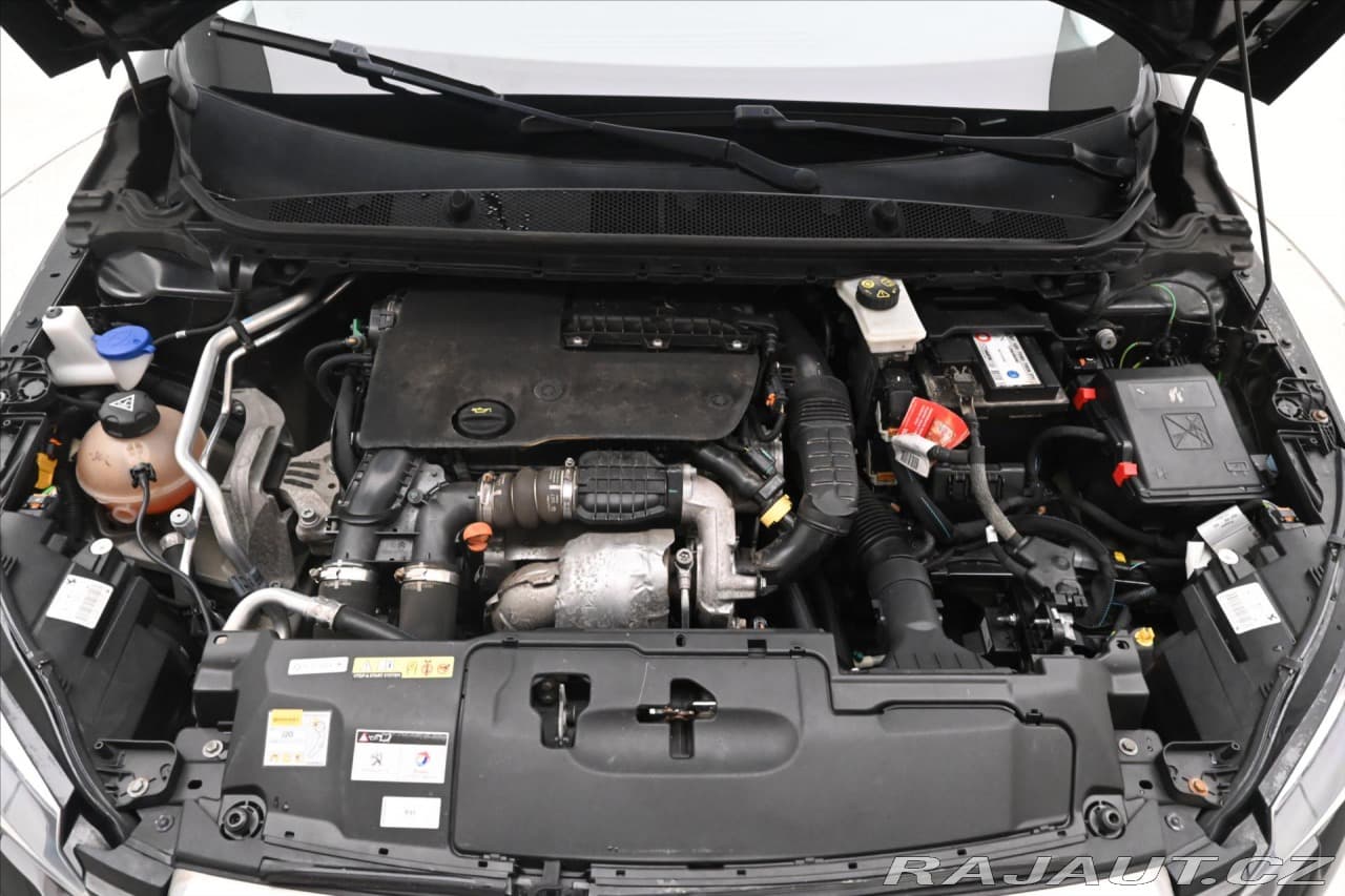 2017 Peugeot 308 - 9