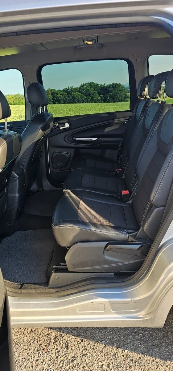 2012 Ford GALAXY - 11