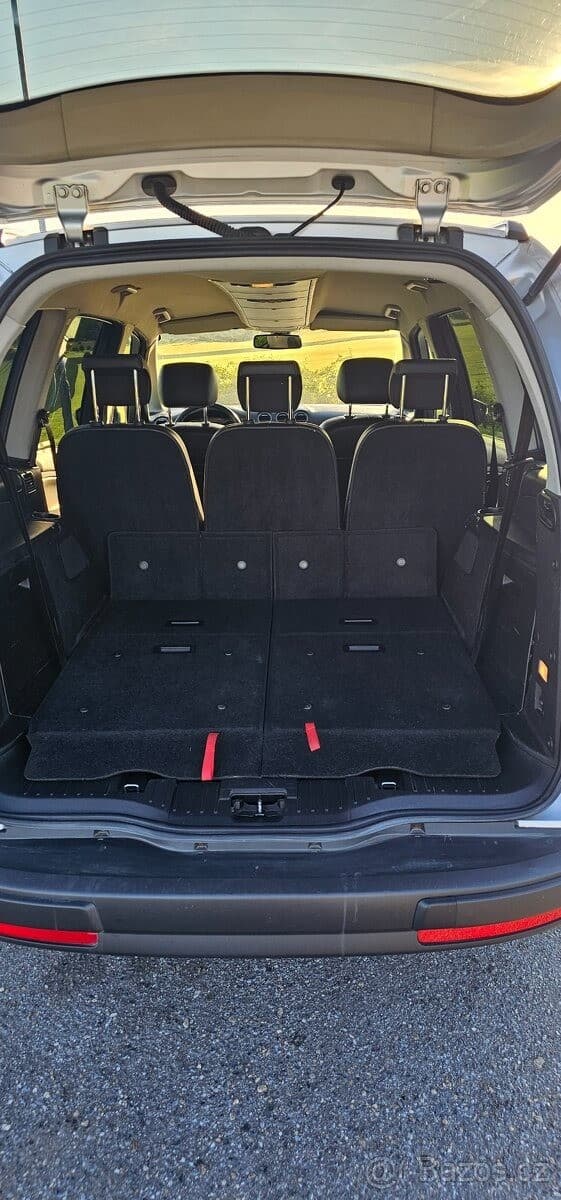 2012 Ford GALAXY - 13
