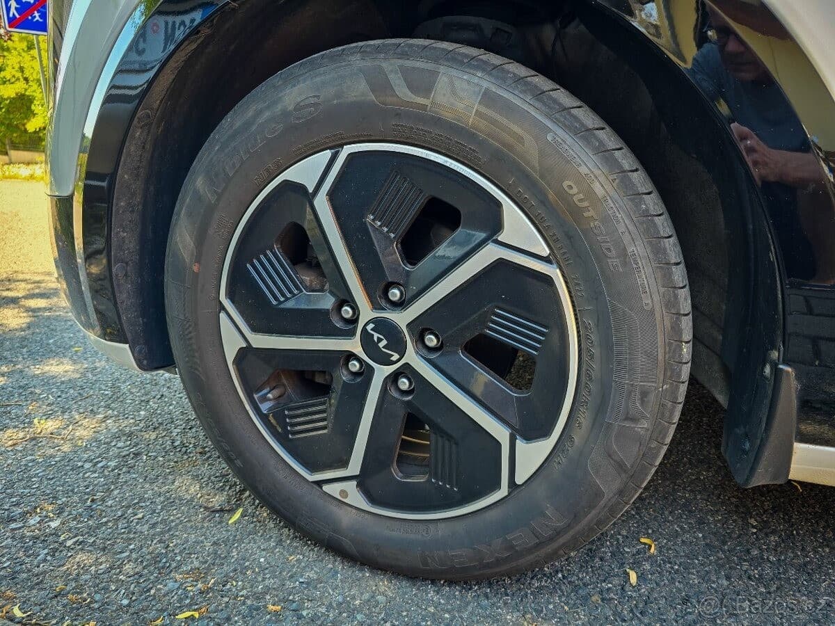 2022 Kia NIRO - 10