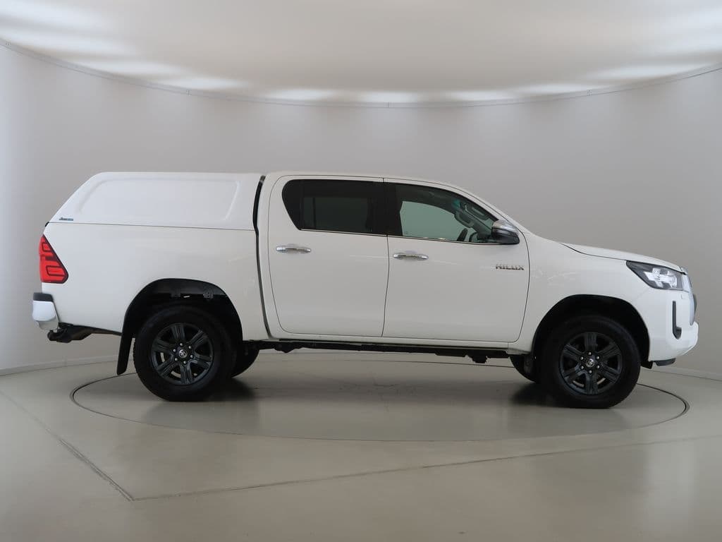 2023 Toyota HILUX - 4