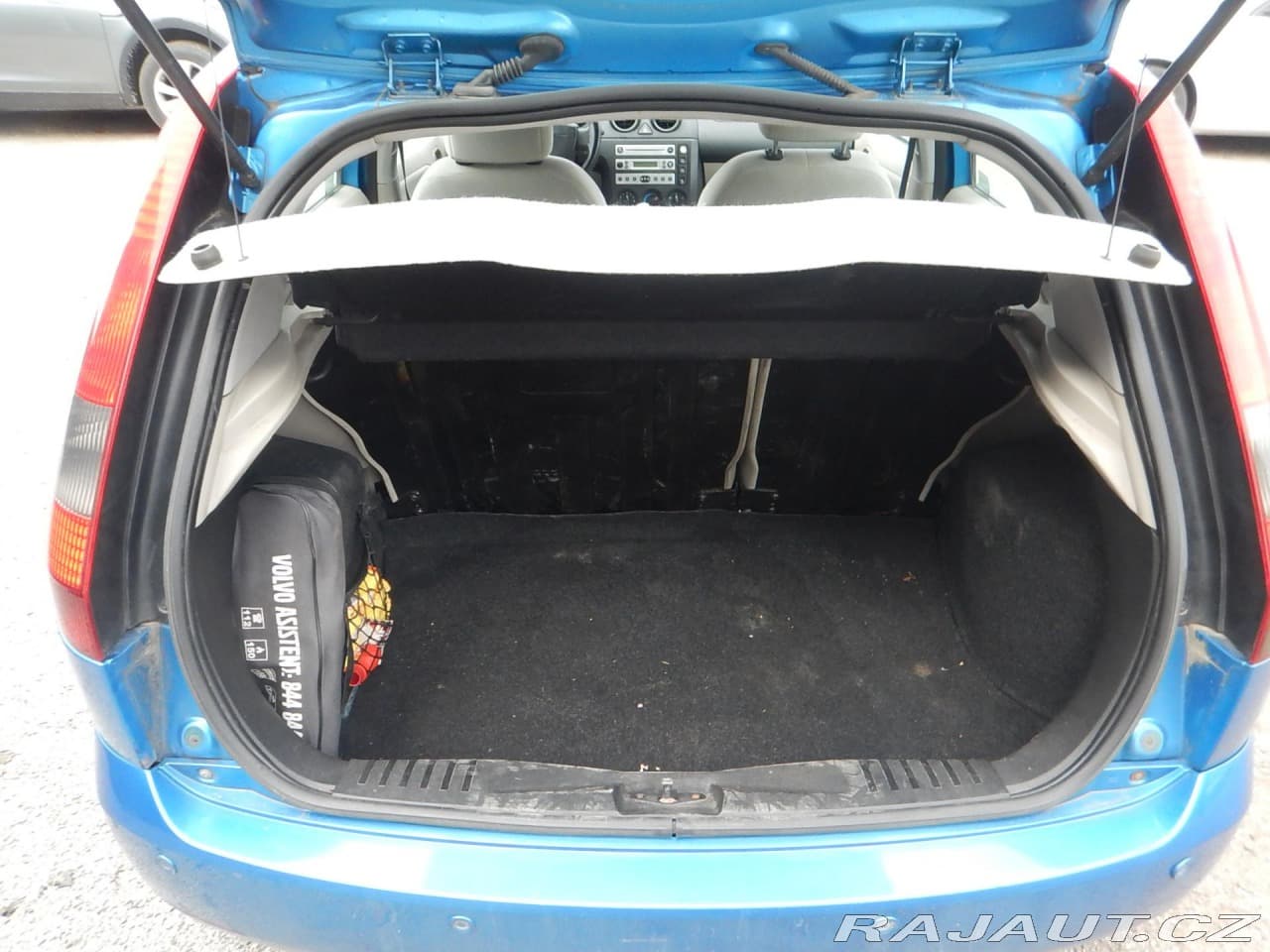 2004 Ford FIESTA - 14