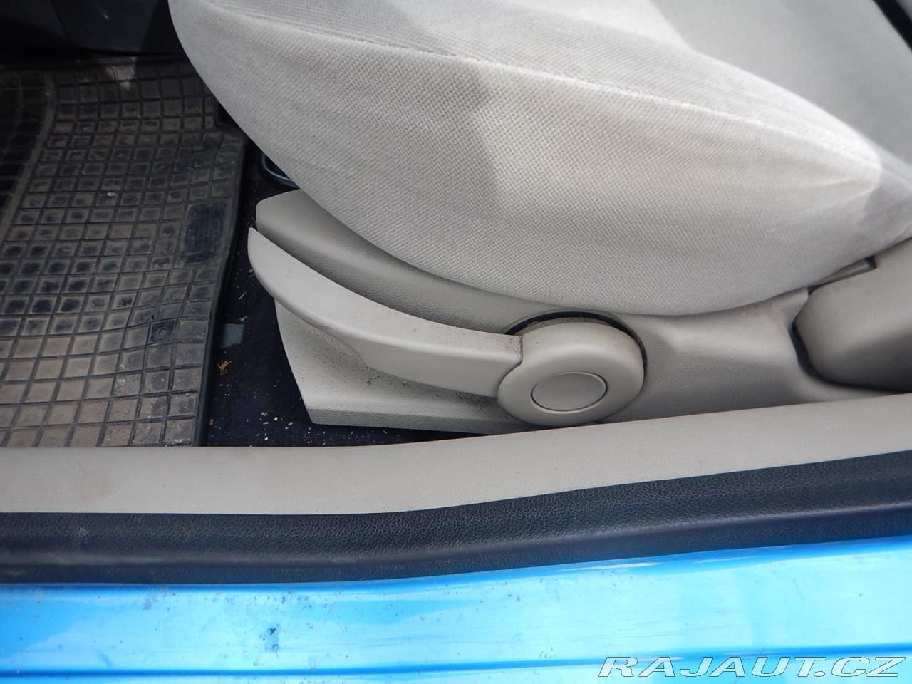2004 Ford FIESTA - 18