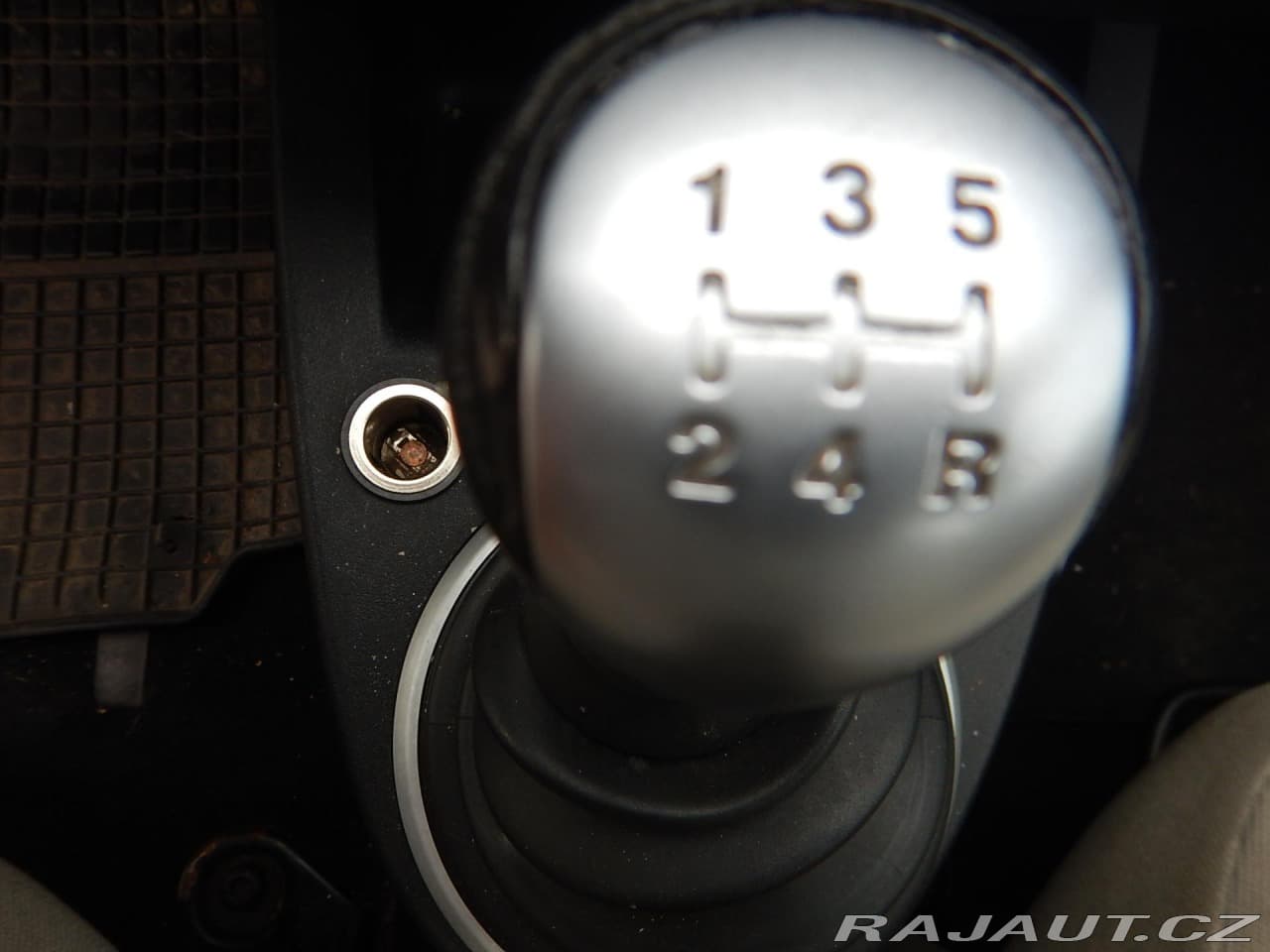 2004 Ford FIESTA - 19