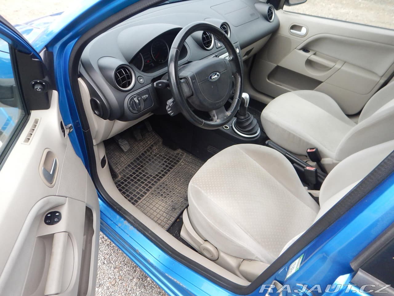 2004 Ford FIESTA - 9