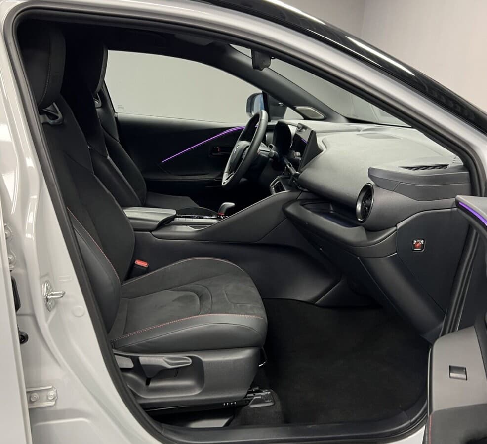 2025 Toyota C-HR - 10