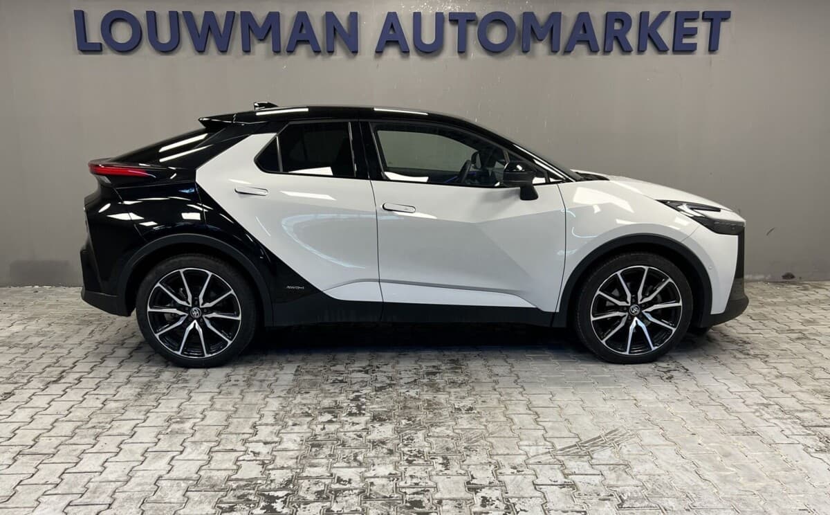 2025 Toyota C-HR - 18
