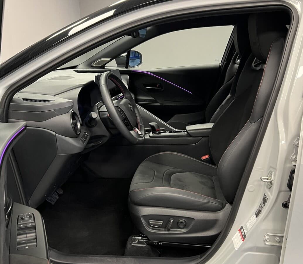2025 Toyota C-HR - 9