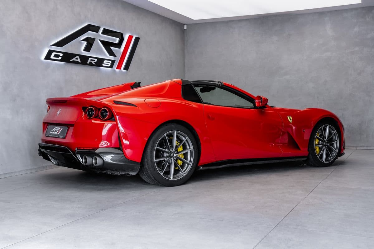2021 Ferrari 812 - 16