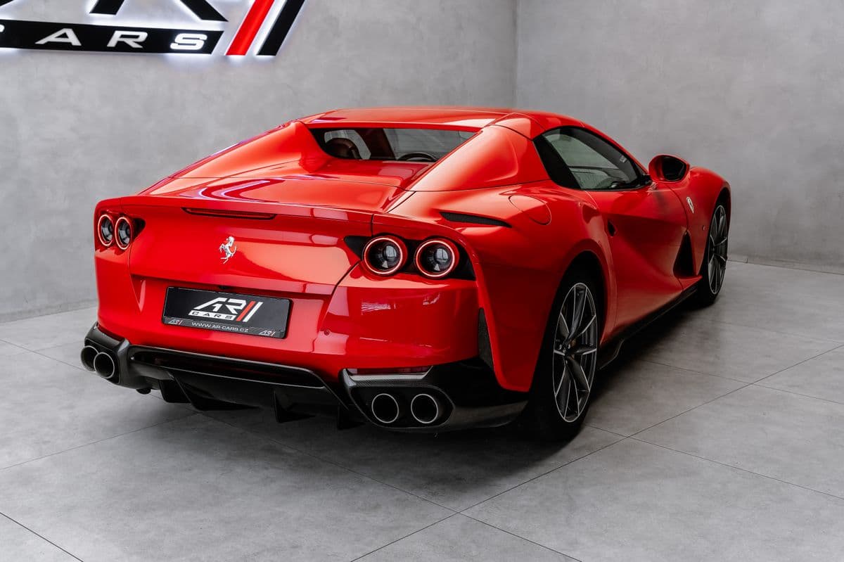 2021 Ferrari 812 - 17