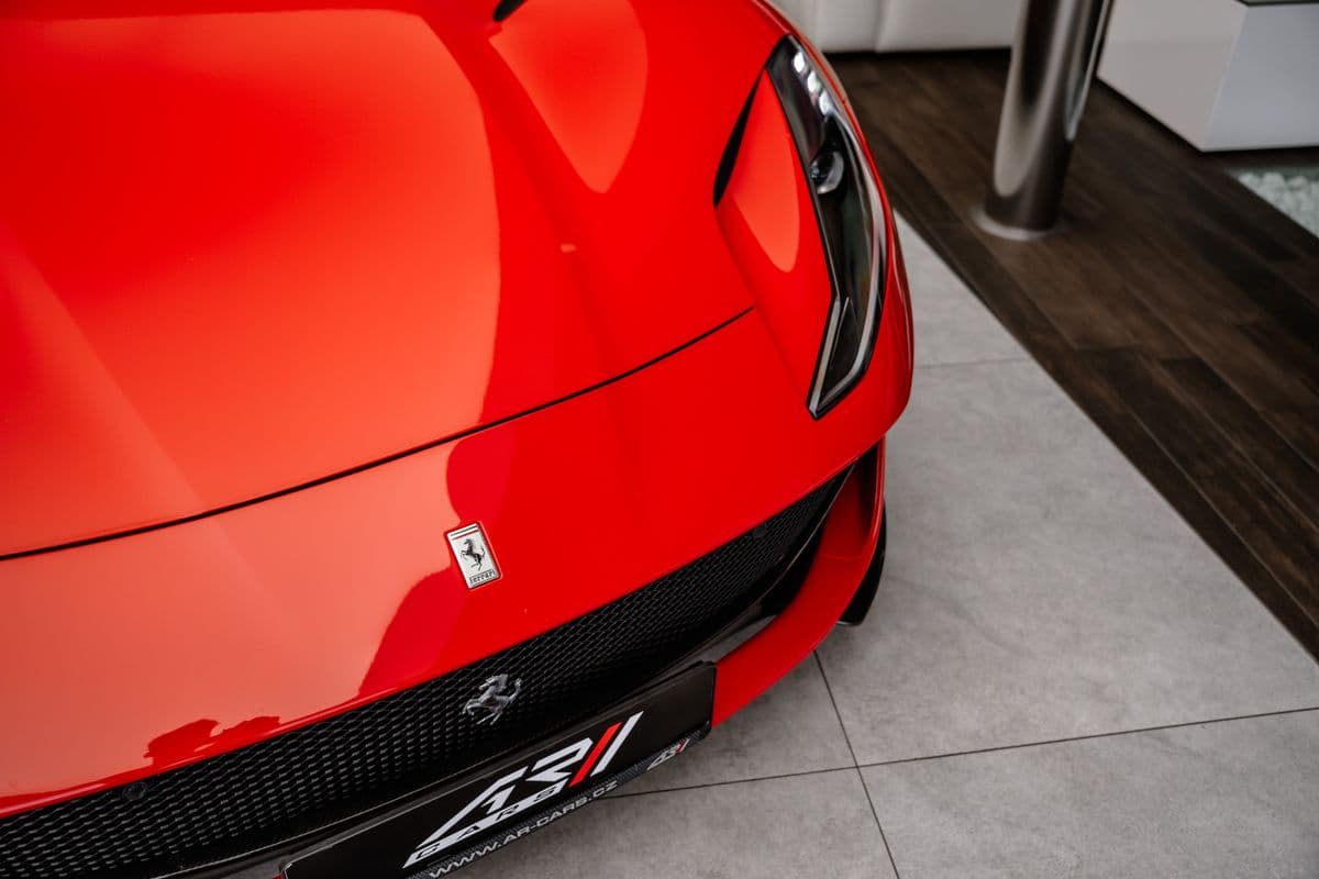2021 Ferrari 812 - 8