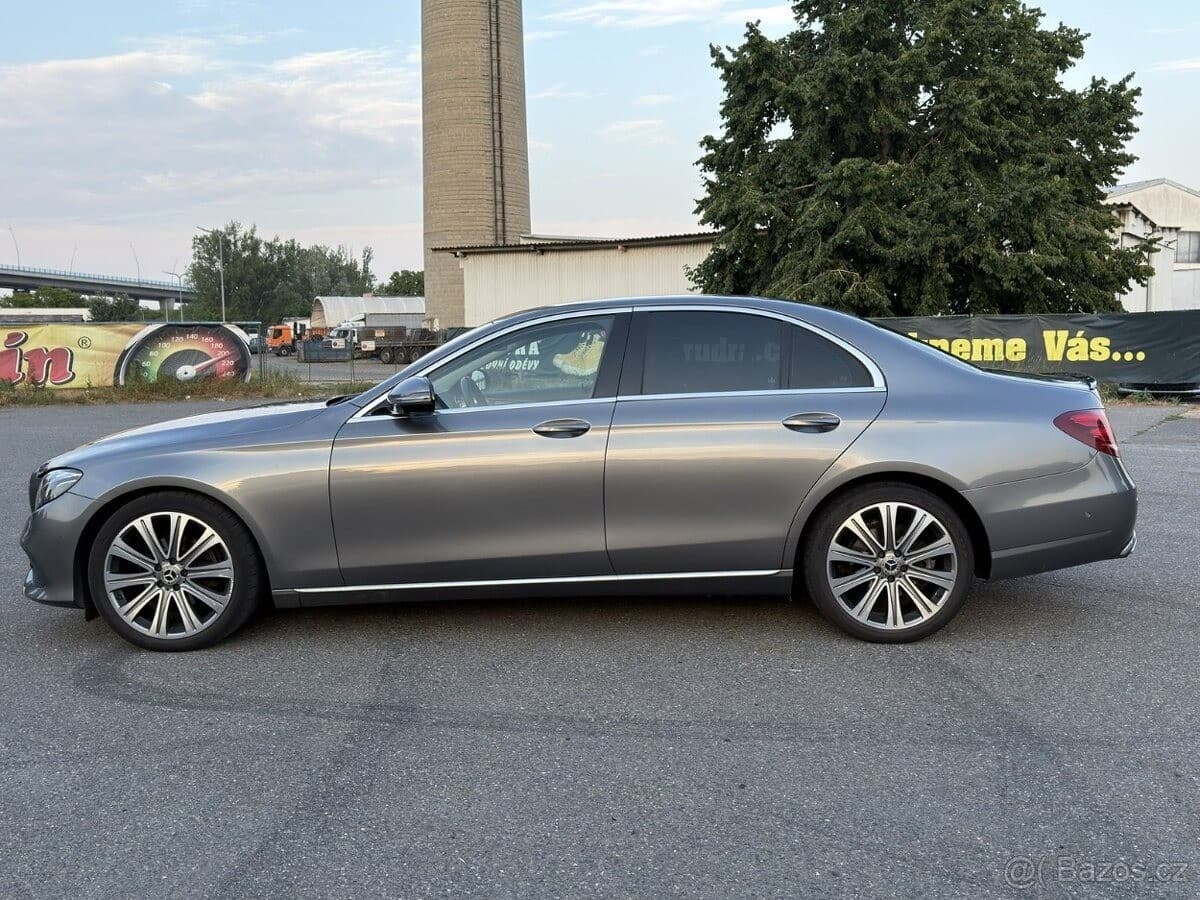2018 Mercedes-Benz E-CLASS - 2