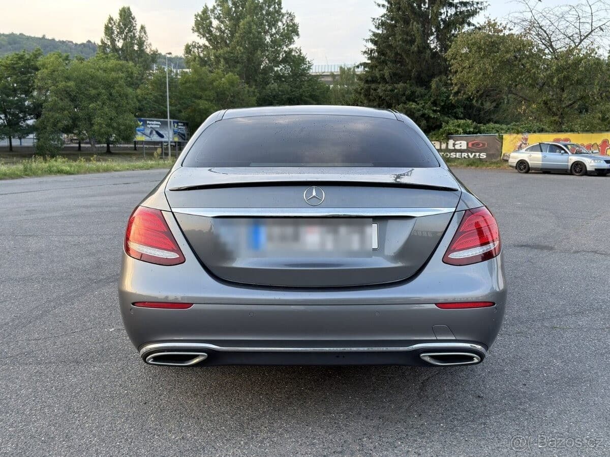 2018 Mercedes-Benz E-CLASS - 6