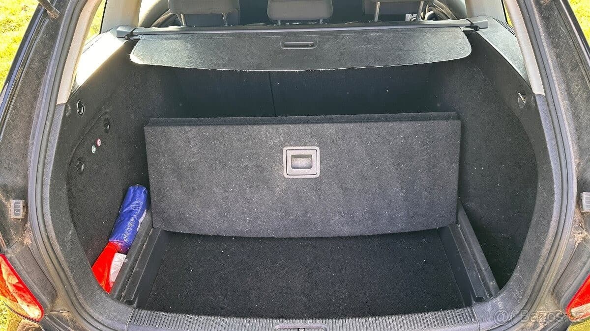 2010 Volkswagen GOLF - 10