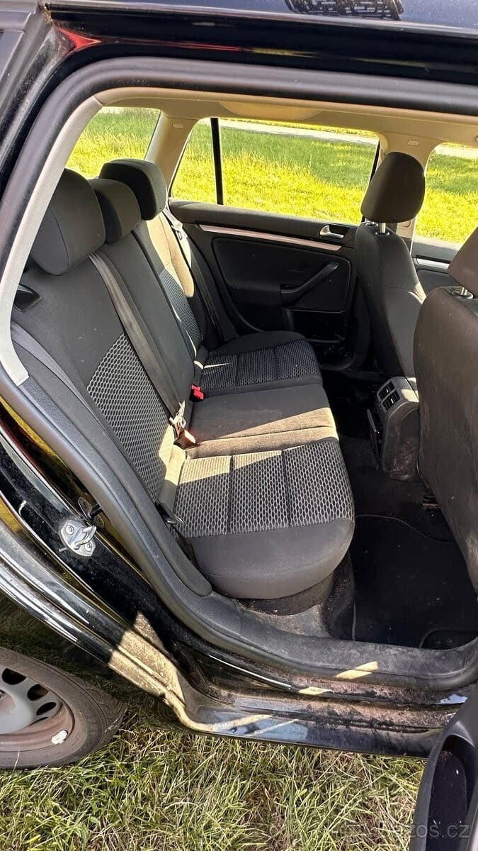 2010 Volkswagen GOLF - 11