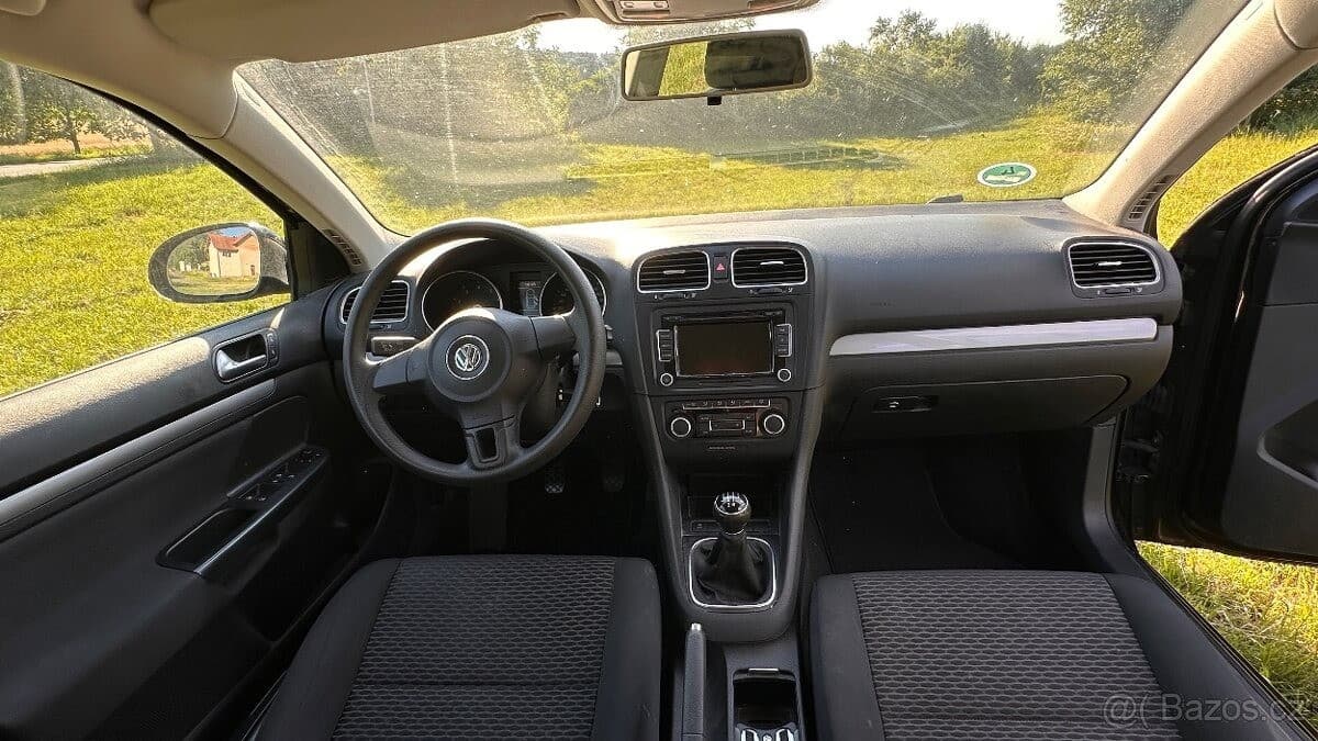 2010 Volkswagen GOLF - 13