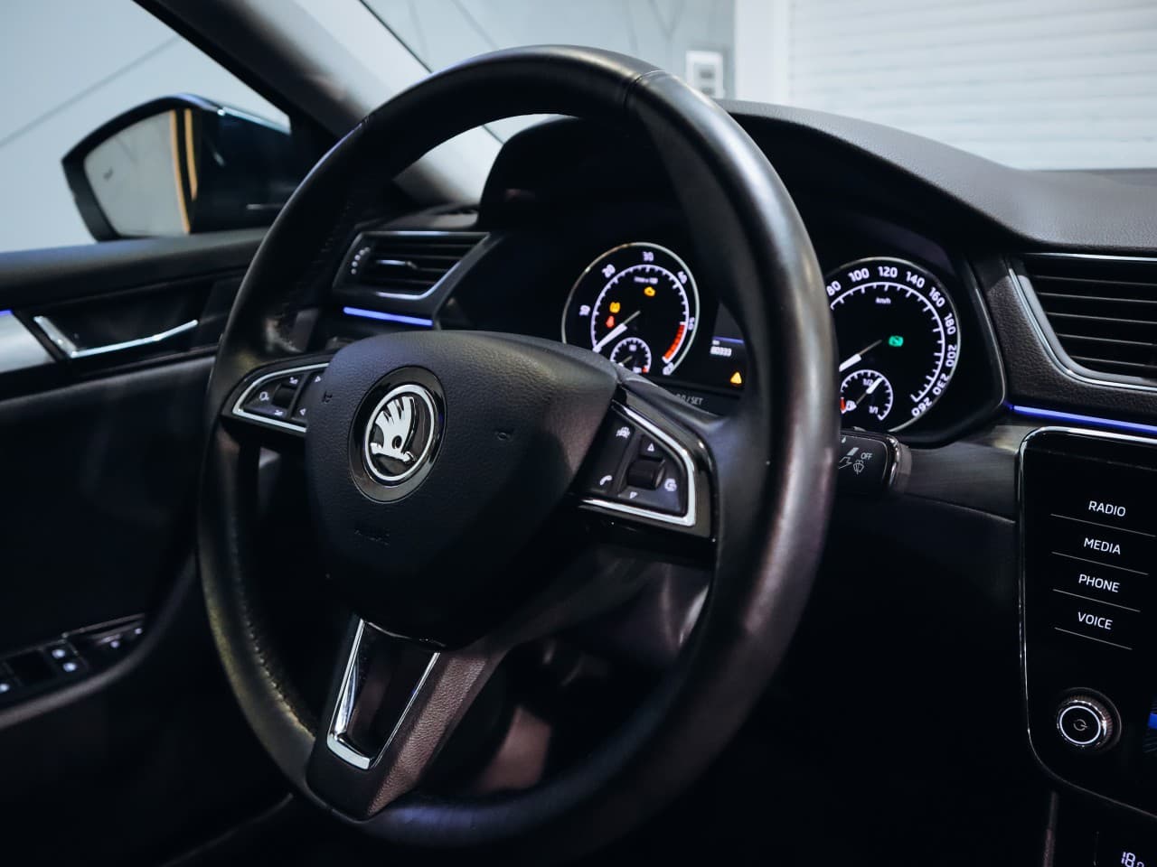 2018 Škoda SUPERB - 17