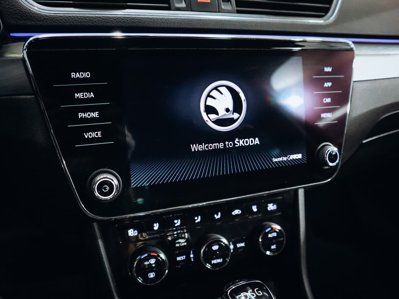 2018 Škoda SUPERB - 9