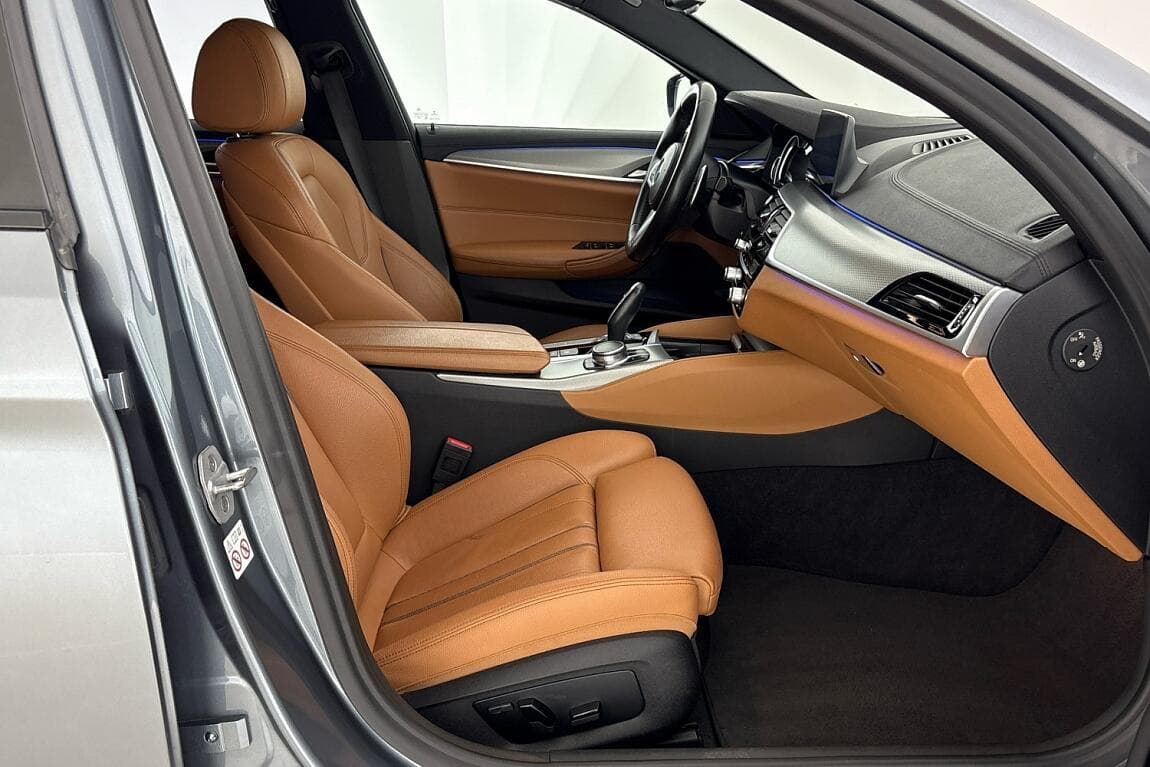 2017 BMW 5-SERIES - 12