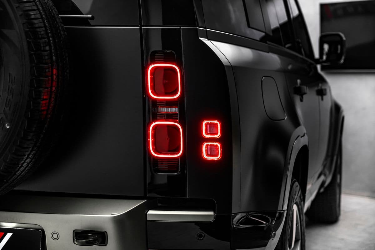2025 Land Rover DEFENDER - 10